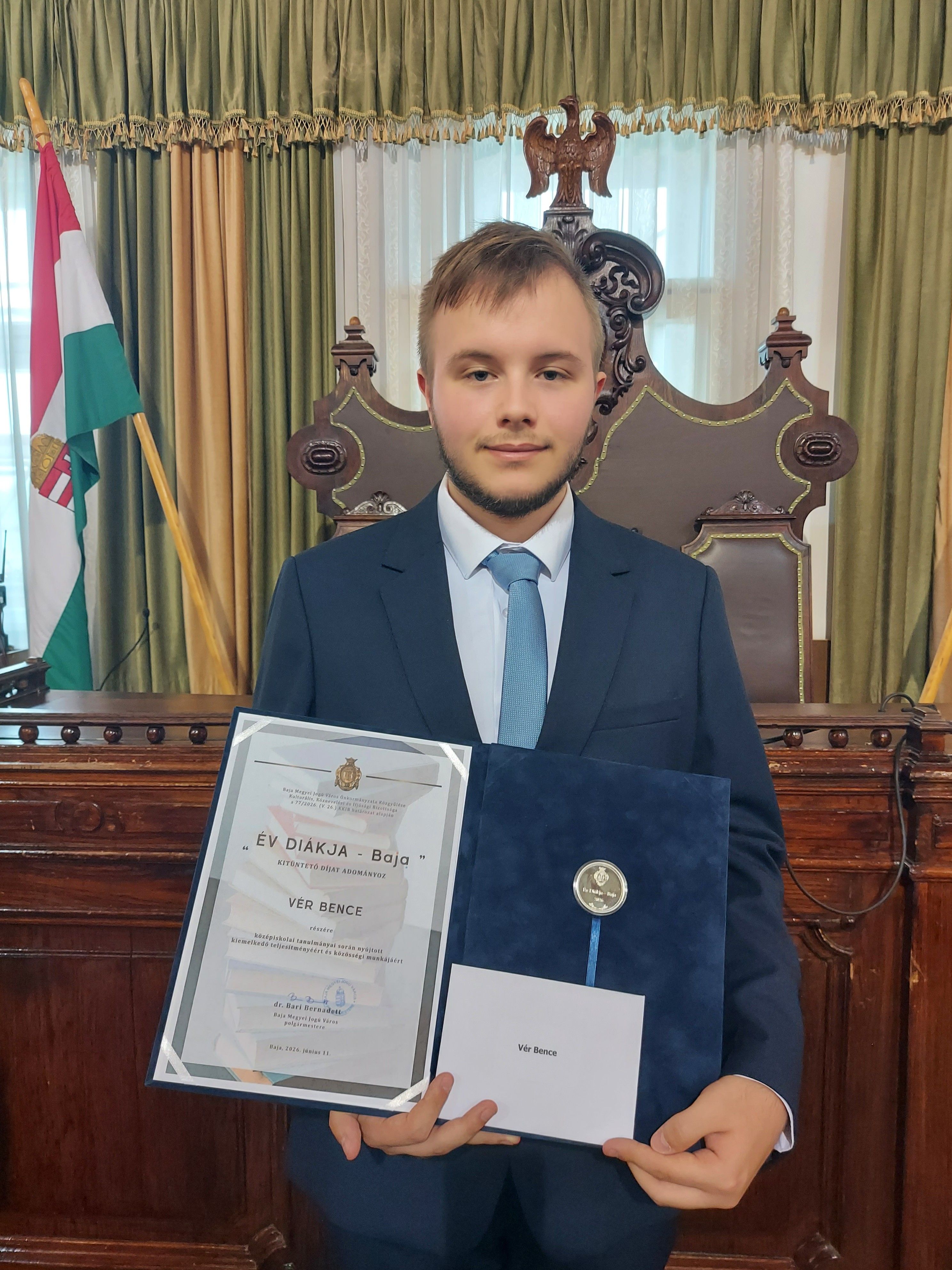 évdiákjabaja